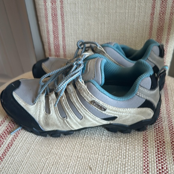 Mountain warehouse, waterproof shoes, barely worn. Size 7, bundle and save! - Picture 3 of 7